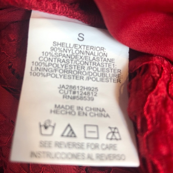 Xtraordinary Red Lace Dress With Lining Size Small - Picture 8 of 8